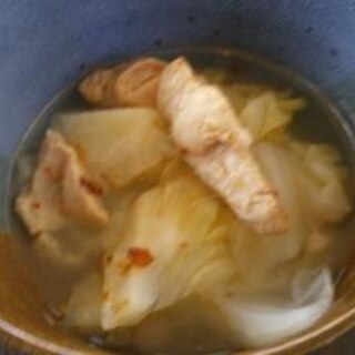 春キャベツと鶏肉の食べるラー油スープ